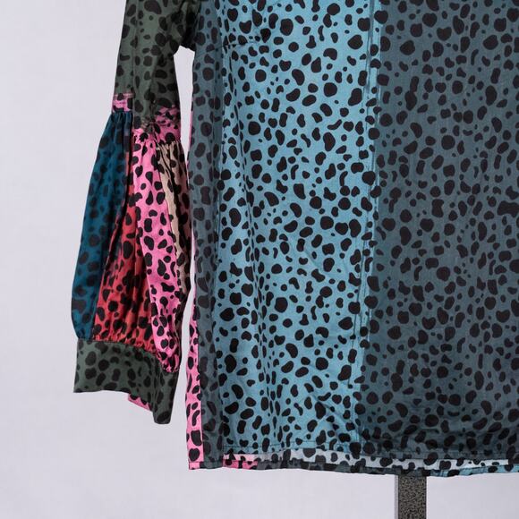 Vilagallo Women's Multicolor Animal Print Top US Size SMALL Colorful Playful Fun - Picture 3 of 10